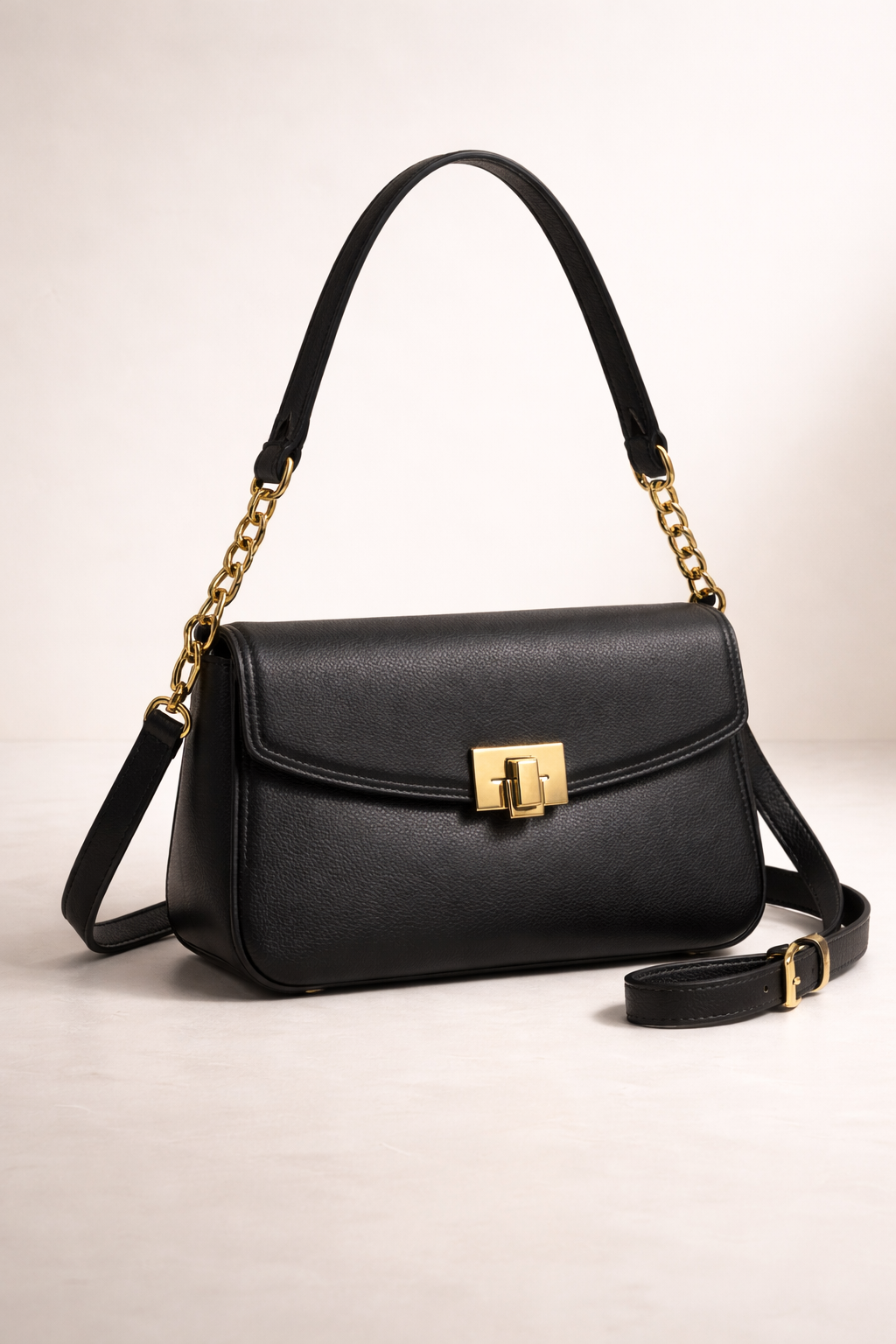 حقيبة كتف سوداء جلد